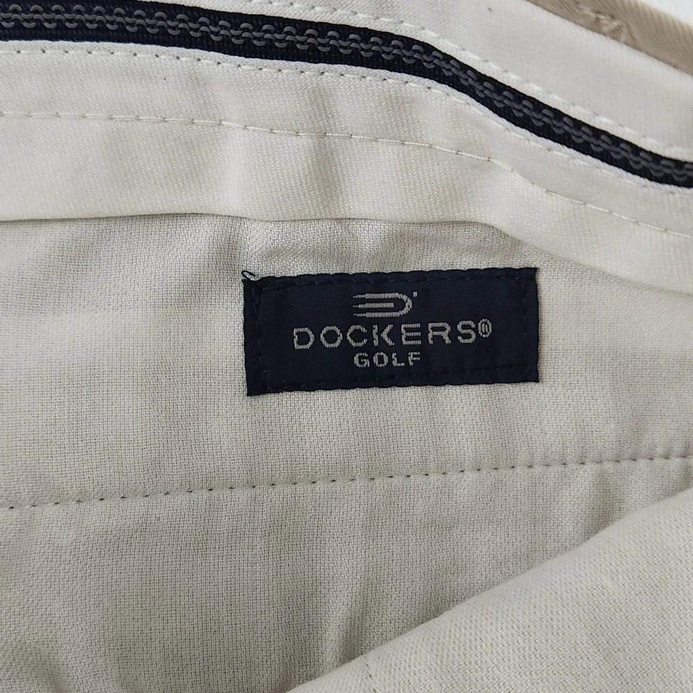 NWT Dockers Golf Performance Pants 36x30 Tan Pleated Relaxed Fit Khaki 407123724